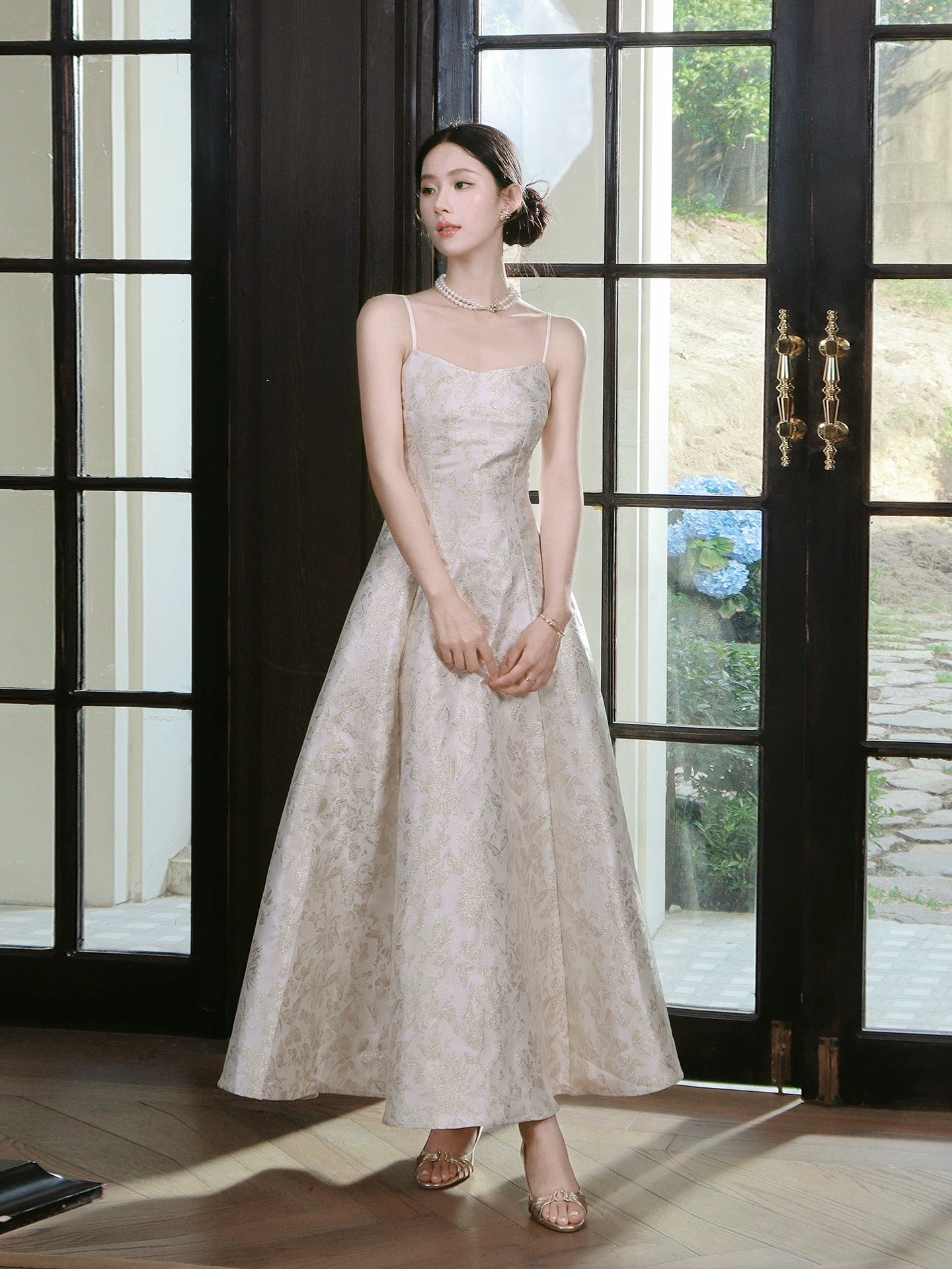 Modest A Line Spaghetti Strap Satin Lace Sleeveless Outdoor Semi Formal Summer Garden Beach Event Outfits Wedding Guest Dresses RB4983