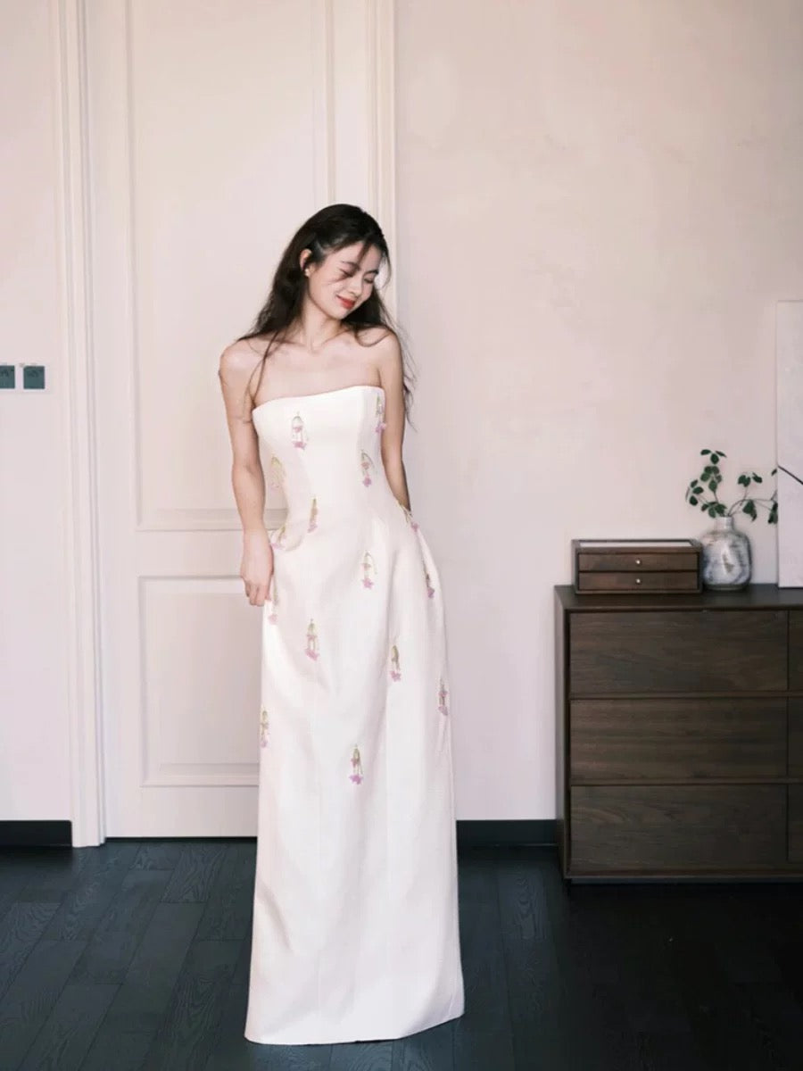 Romantisches Brautkleid A-Linie Trägerlos Weiß Satin Französischer Stil Sommergarten Hochzeitskleid N3937