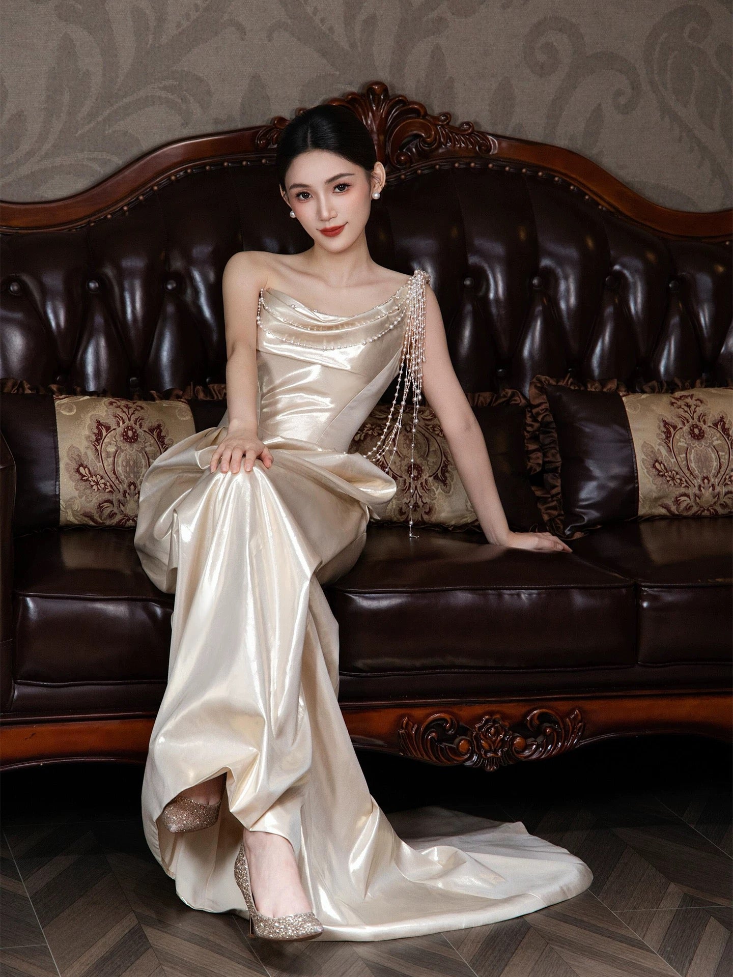 Einfaches Meerjungfrau-Abendkleid aus Satin mit einer Schulter, ärmellos, für Damen N4246