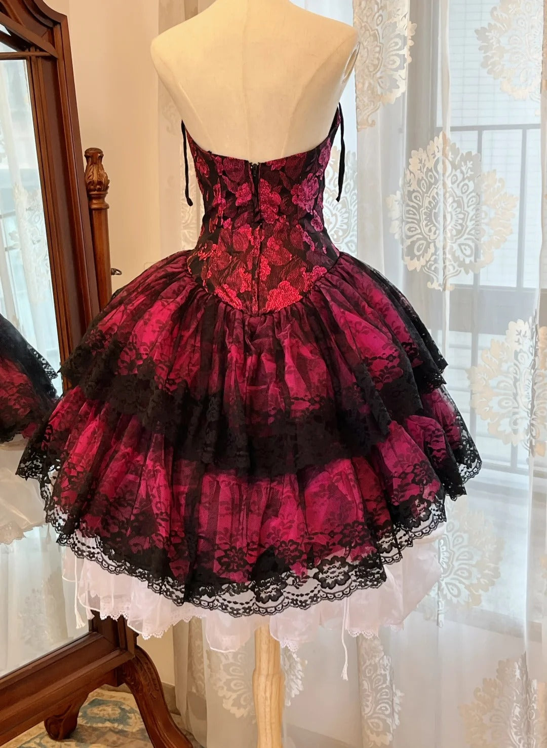 Elegantes Ballkleid Sweetheart Schwarz Spitze Rosa Blumen Homecoming Kleider Kurze Cocktail Hoco Outfits RB4672