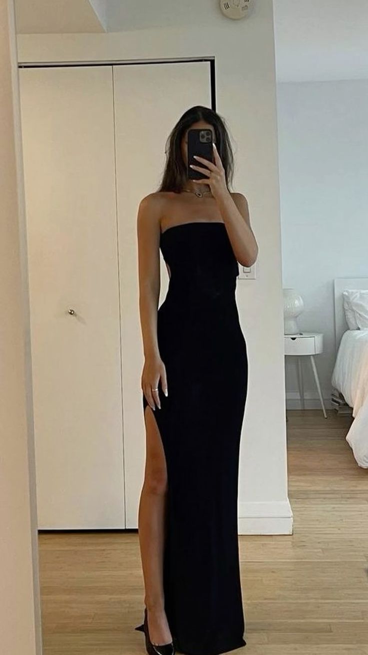 Elegantes, trägerloses, schwarzes Etuikleid mit Schlitz für den Abschlussball/die Abschlussfeier von Teenagern (N010)