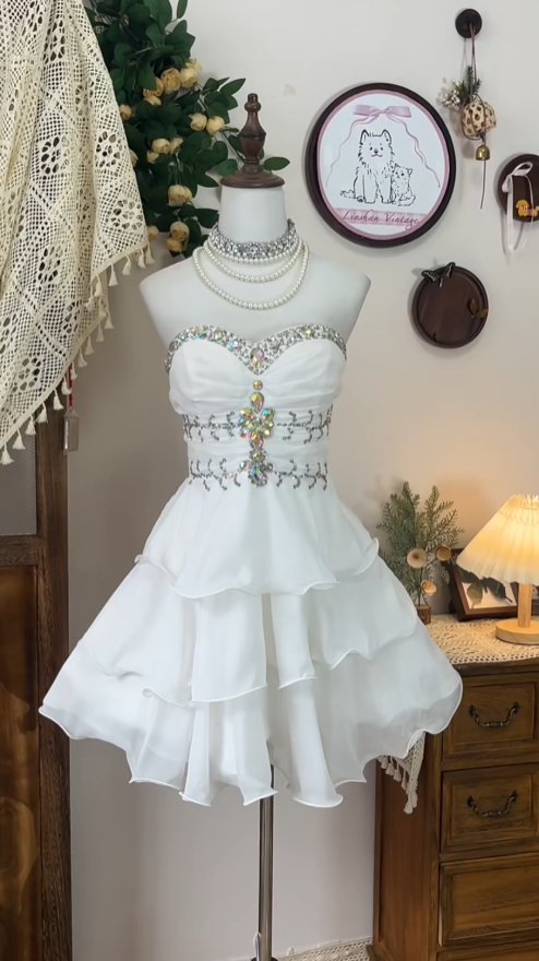 Mignonne robe de bal bustier en mousseline blanche ornée de perles, robe courte formelle pour les aînés, inspiration pour la remise des diplômes, robes de rentrée N4591