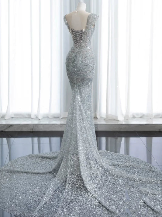 Robe de bal sirène modeste à encolure carrée et sequins argentés ornés de perles, inspiration robe de soirée longue pour un 19e anniversaire AB2276