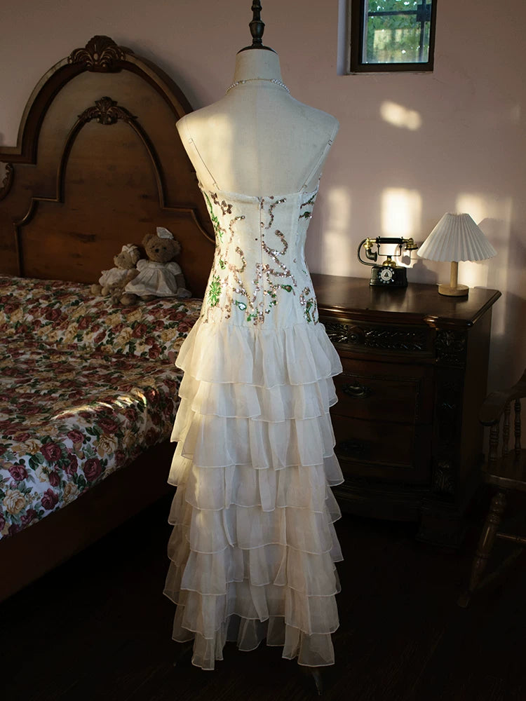 Vintage 1960er Jahre A-Linien-Chiffon-Kleid mit Spaghettiträgern und Lagen – Inspiration für lange Party-Abendkleider, Outfits zum 18. Geburtstag AB2384
