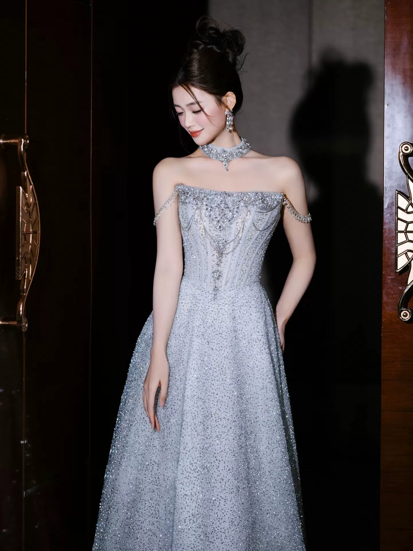 Robe de bal princesse bustier bleu à sequins, inspiration robe de soirée longue, tenue pour un 20e anniversaire AB2251