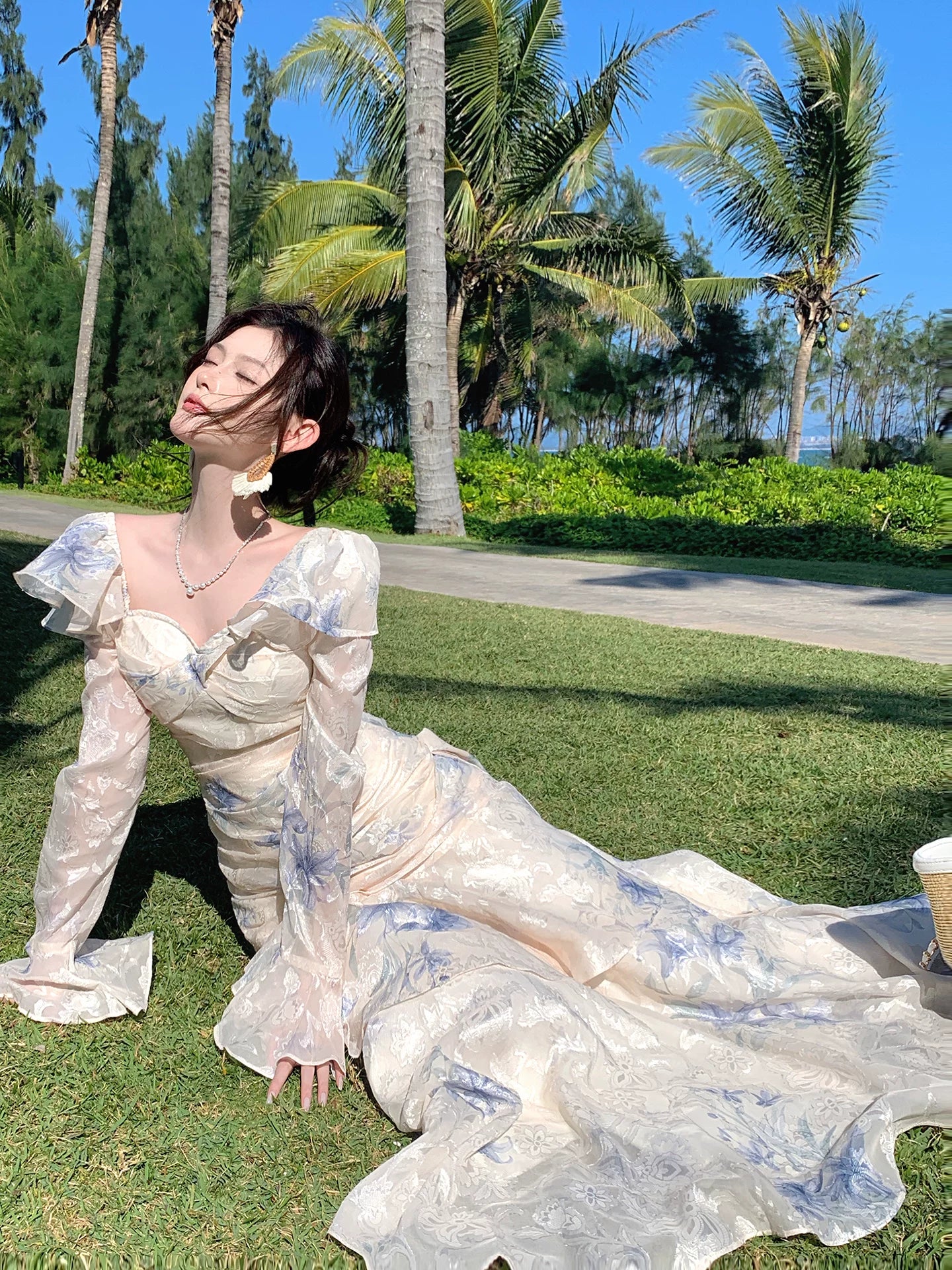 Robe de bal sirène élégante à col carré et manches longues en mousseline bleue à imprimé floral, idéale pour une soirée d'anniversaire ou un 16e anniversaire (AB2466)