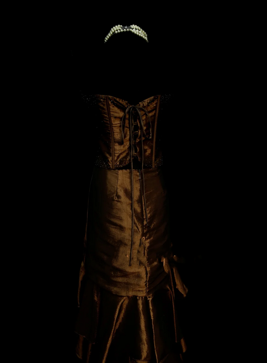Robe de bal sirène vintage marron longue des années 70, décolleté cœur, inspiration tenue de soirée OB042