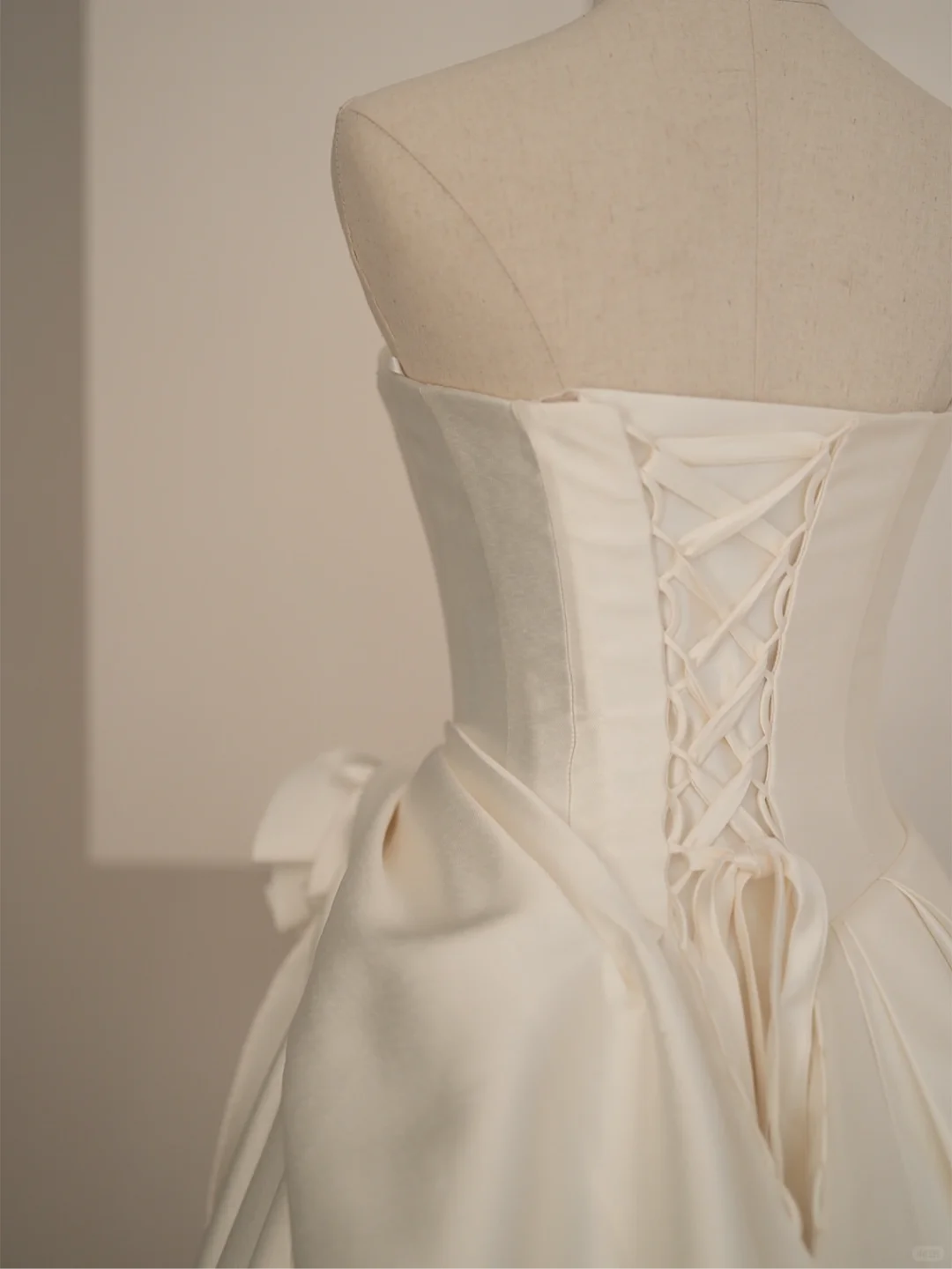 Robe de mariée simple, bustier, sans manches, en satin blanc, coupe corset, style longue, RB1070