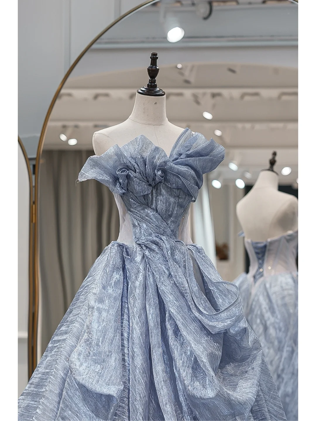 Robe de bal longue bleue unique en forme de cœur, robe de soirée inspirante, tenue d'anniversaire, robe de remise de diplôme RB1083