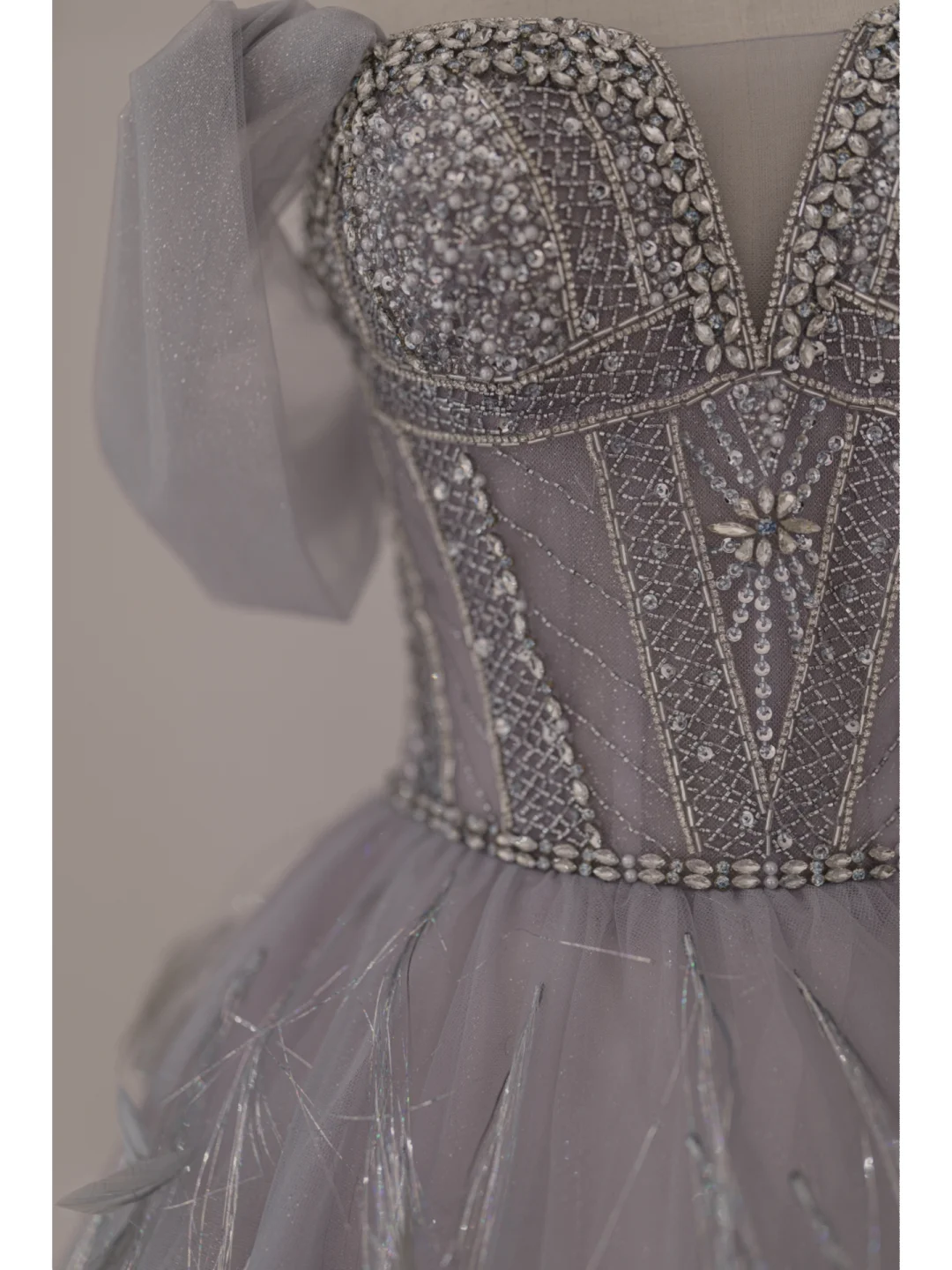 Robe de bal longue gris clair à épaules dénudées, robe de soirée unique et inspirante, tenue de 16e anniversaire, robe de remise de diplôme RB1096