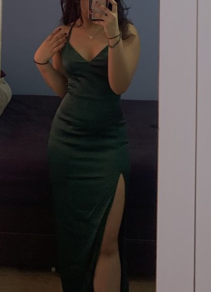 Robe de bal sirène modeste à bretelles spaghetti en satin vert, robe de bal fendue, robe de remise de diplôme RB1152