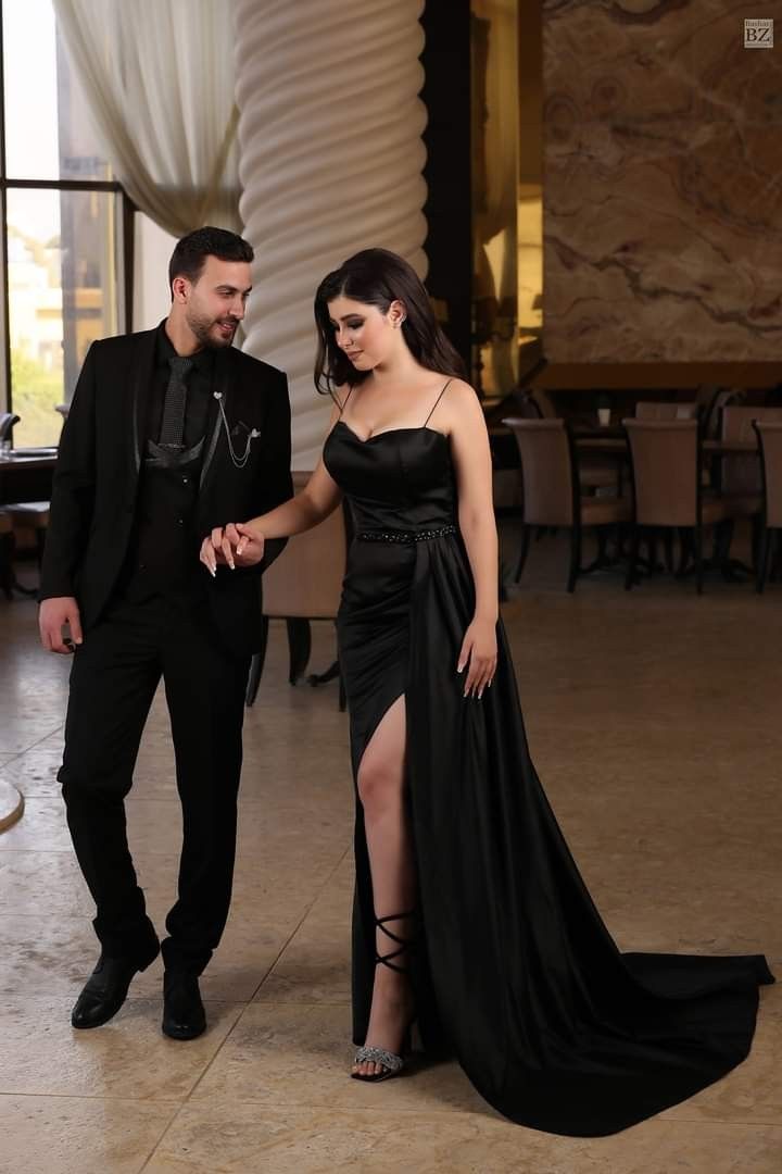 Robe de bal sirène élégante à bretelles spaghetti et fente noire en satin, tenue longue pour 18e anniversaire, robe de soirée dansante au lycée RB1222