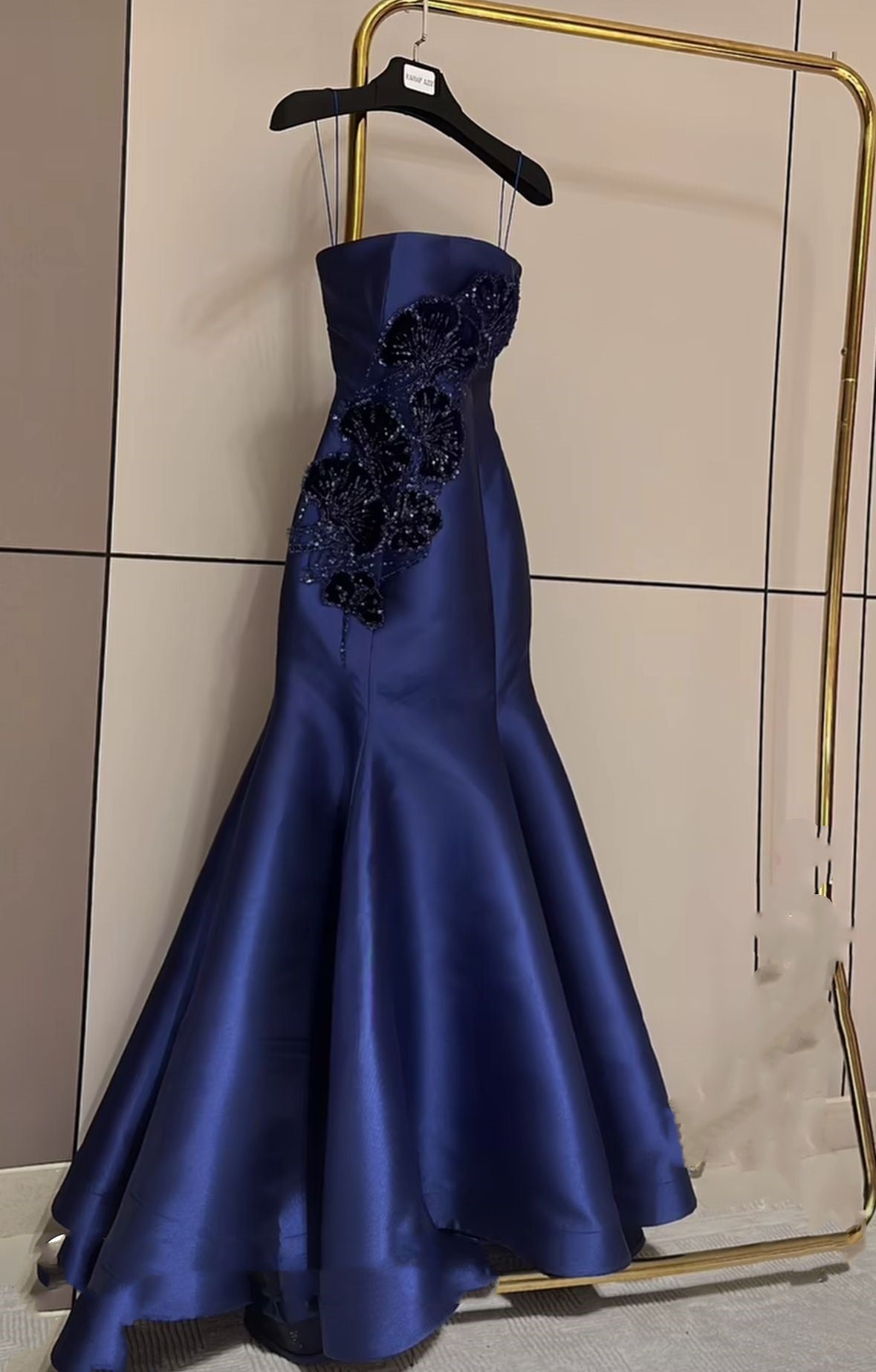 Robe de bal longue en satin bleu marine, style sirène, sans bretelles, avec perles, tenue de soirée pour 23 ans, RB1566