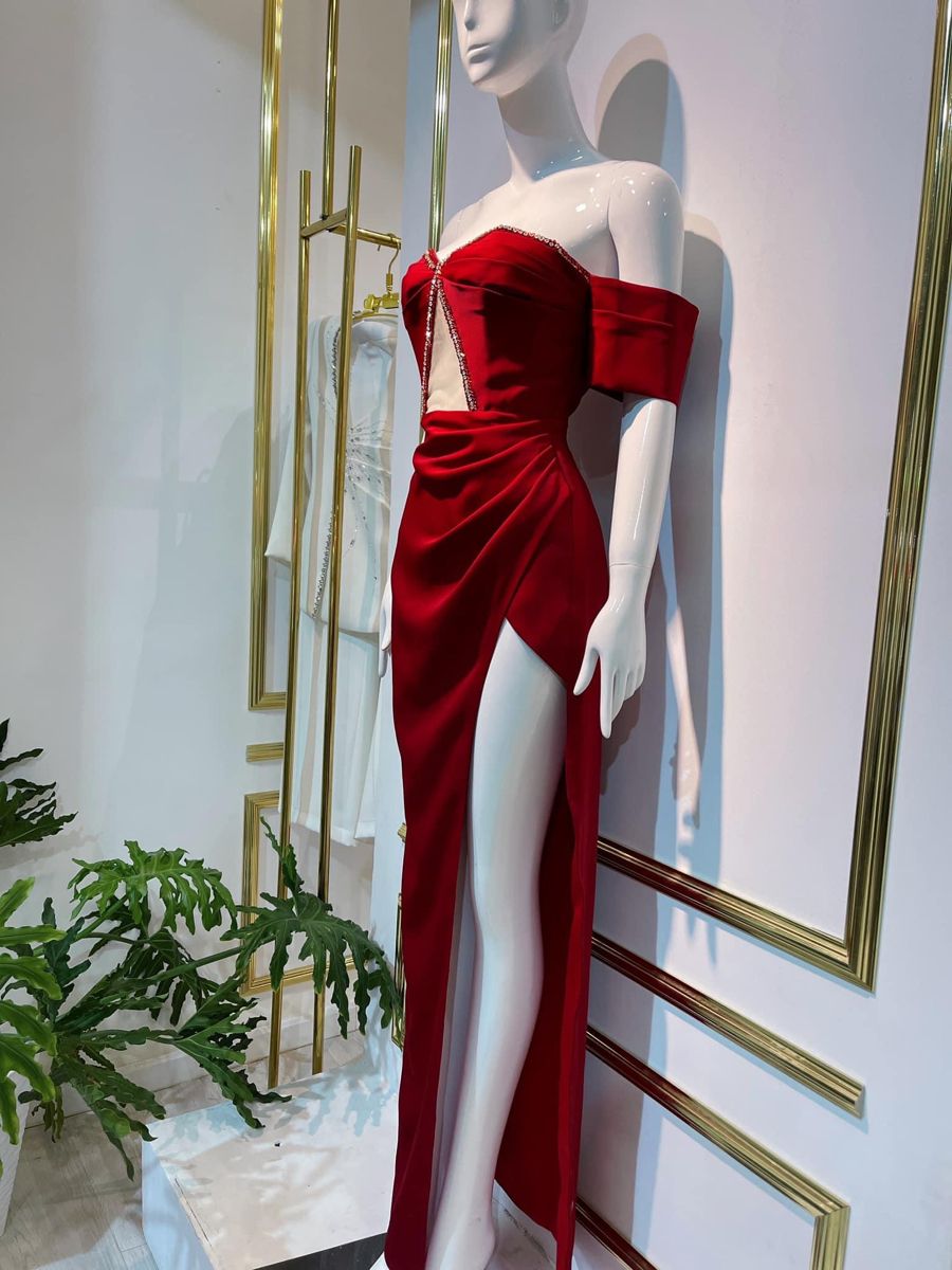 Charmante robe de bal sirène à épaules dénudées en satin rouge fendue, longue robe de soirée pour 21e anniversaire, robe de remise de diplôme RB1684