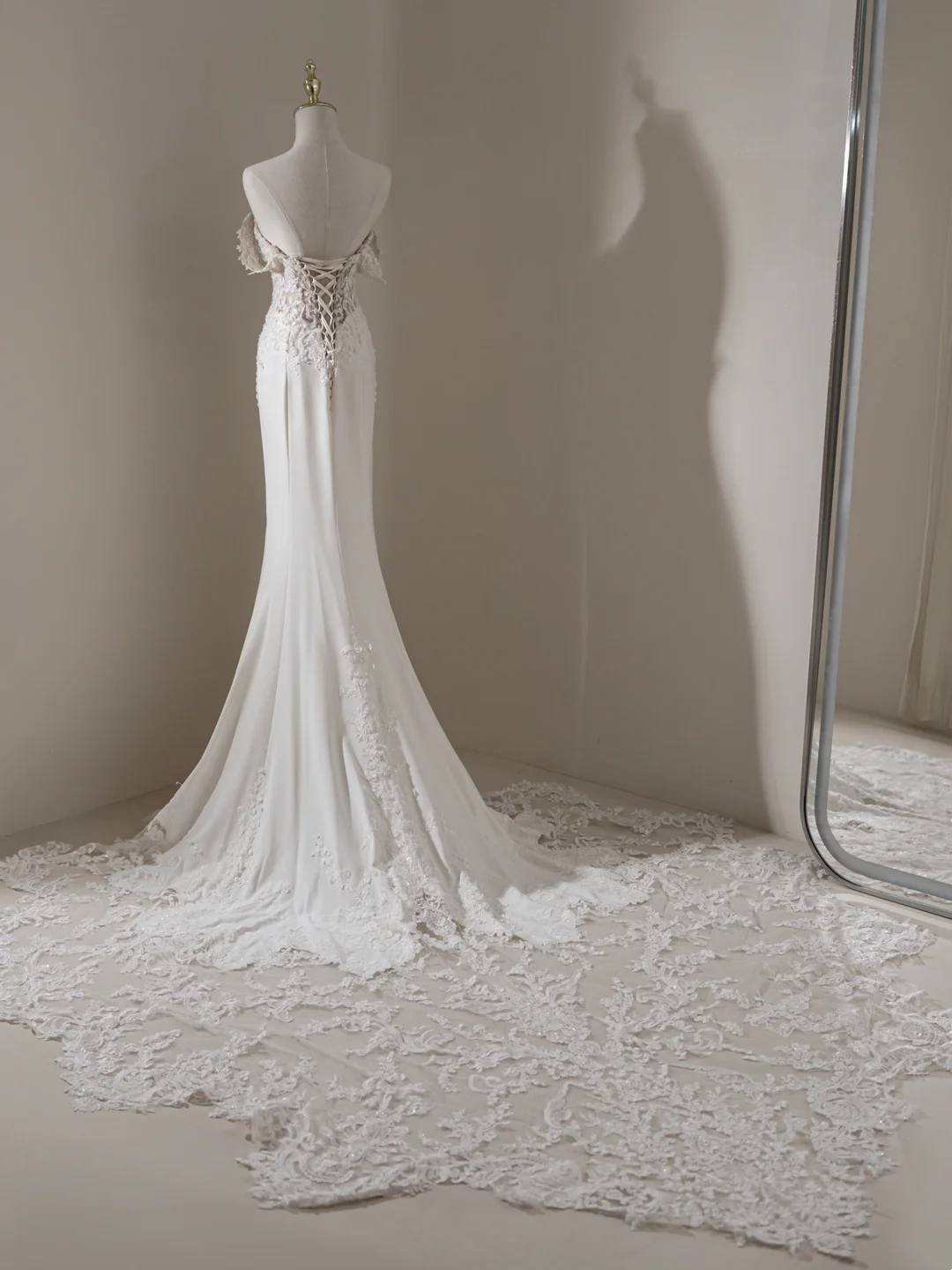 Robe de mariée sirène à épaules dénudées et manches courtes en dentelle, longue et ajustée, blanche, RB1906