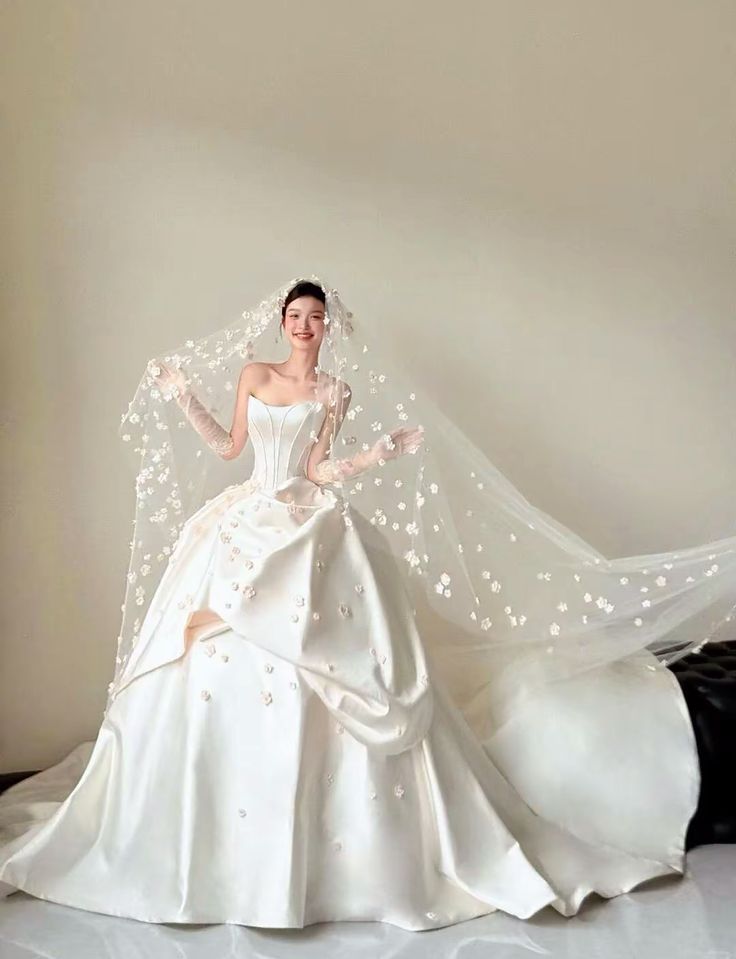 Timeless Ball Gown Strapless Sleeveless Satin Fitted Corset Long Wedding Dress Bride Gowns Wedding Dresses RB2076