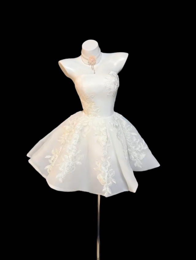 Jolie Robe de Bal Bustier en Dentelle Blanche pour Femmes Filles Adolescentes Inspiration Diplôme Tenues Courtes pour 16ème Anniversaire avec Nœud Robes de Soirée Retour à la Maison RB3093