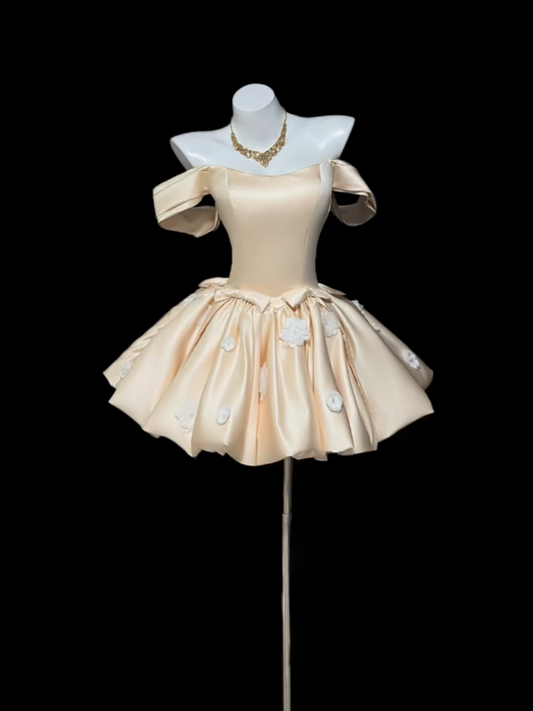 Ästhetisches Ballkleid schulterfrei Champagner 18. Geburtstag Outfit-Ideen mit Blumen-Inspo kurzes Hoco-Kleid Homecoming-Kleider RB3121