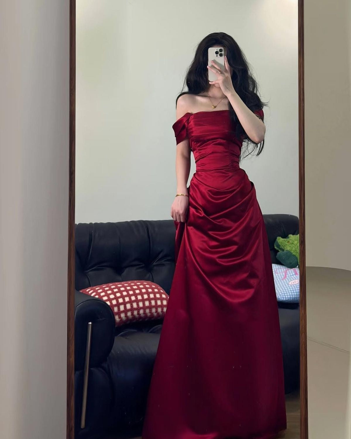 Zeitloses Meerjungfrau-Kleid mit schulterfreiem, burgunderfarbenem Satin, langes Ballkleid, Inspiration für Partys, formelle Ballkleider RB742