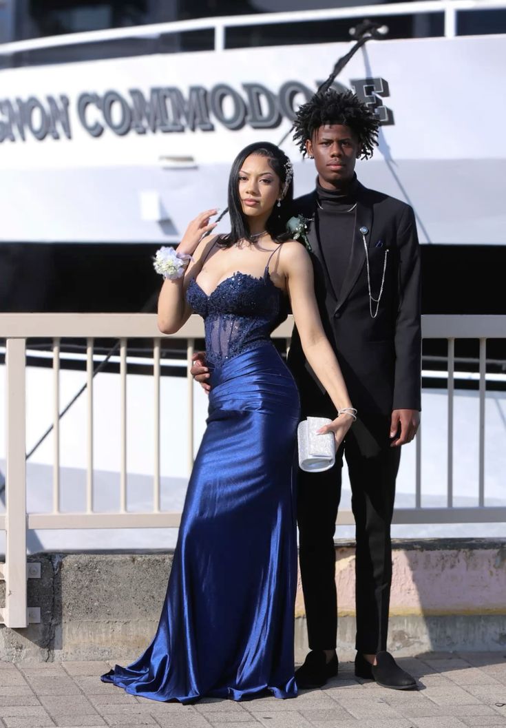Robe de bal élégante sirène à bretelles spaghetti en dentelle bleu marine, tenue de soirée pour 21e anniversaire, robe de remise de diplôme RB906