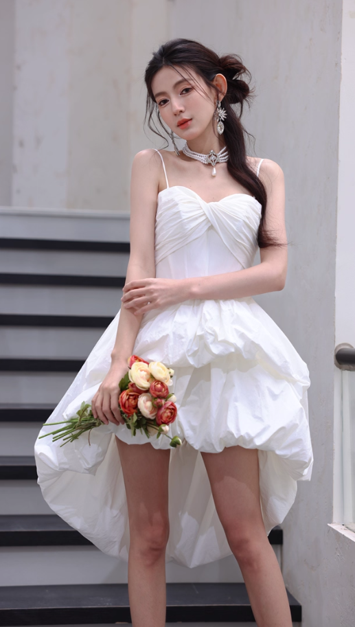 Jolie robe blanche à bretelles spaghetti, coupe haute et basse, tenue élégante pour un 18e anniversaire, RF01027