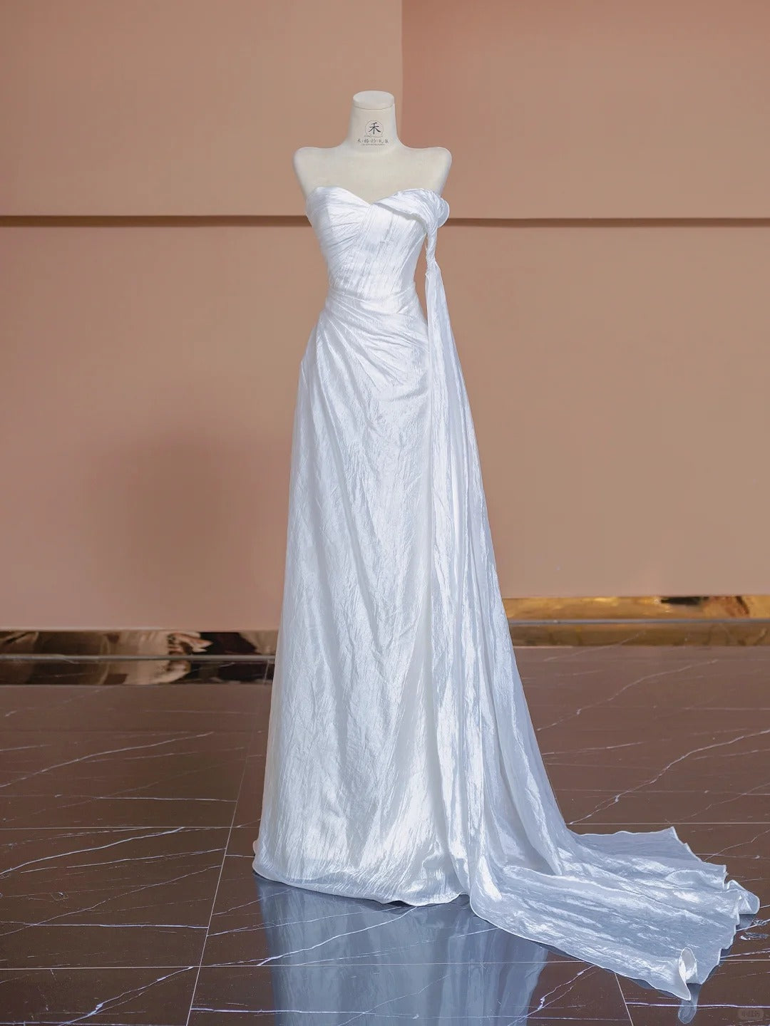 Beautiful White Strapless A-Line Chiffon Elegant Wedding Dress RF0556