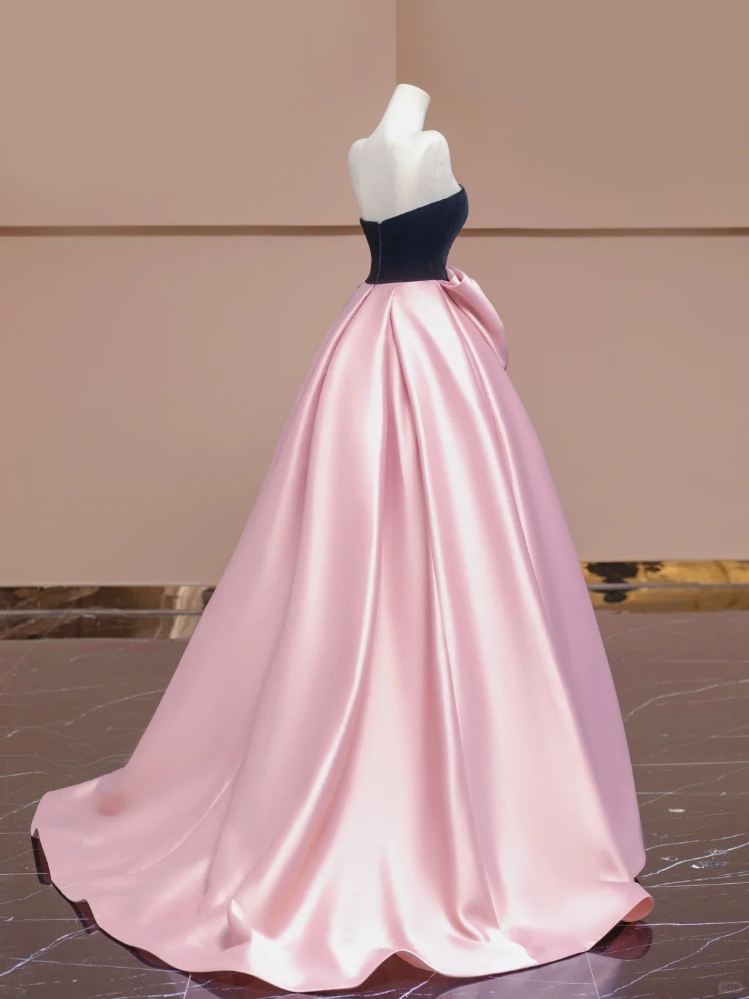 Robe de bal rose bustier en satin et velours, coupe trapèze, tenue de soirée pour les 16 ans, RF0590