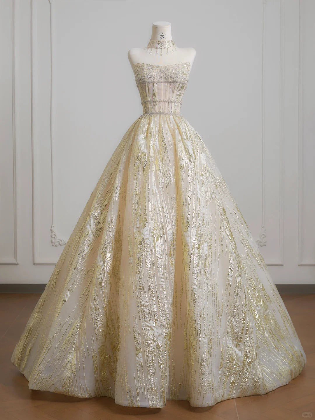 Atemberaubendes goldenes trägerloses A-Linien-Tüll-Brautkleid, formelles Abendkleid, RF0610