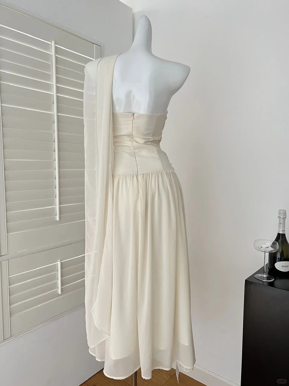 Schlichtes weißes trägerloses Chiffon-A-Linien-Partykleid Abendkleid RF0689