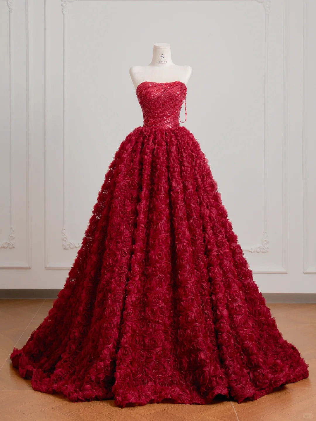 Stunning Burgundy Strapless A-Line Tulle Long Prom Dresses One-of-a-kind Wedding Dress with Appliques RF0757