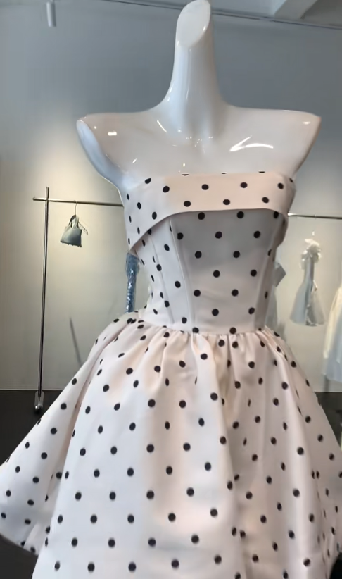 Sweet Strapless White A-Line Polka Dot Satin Short Party Dress Homecoming Dresses RF0819