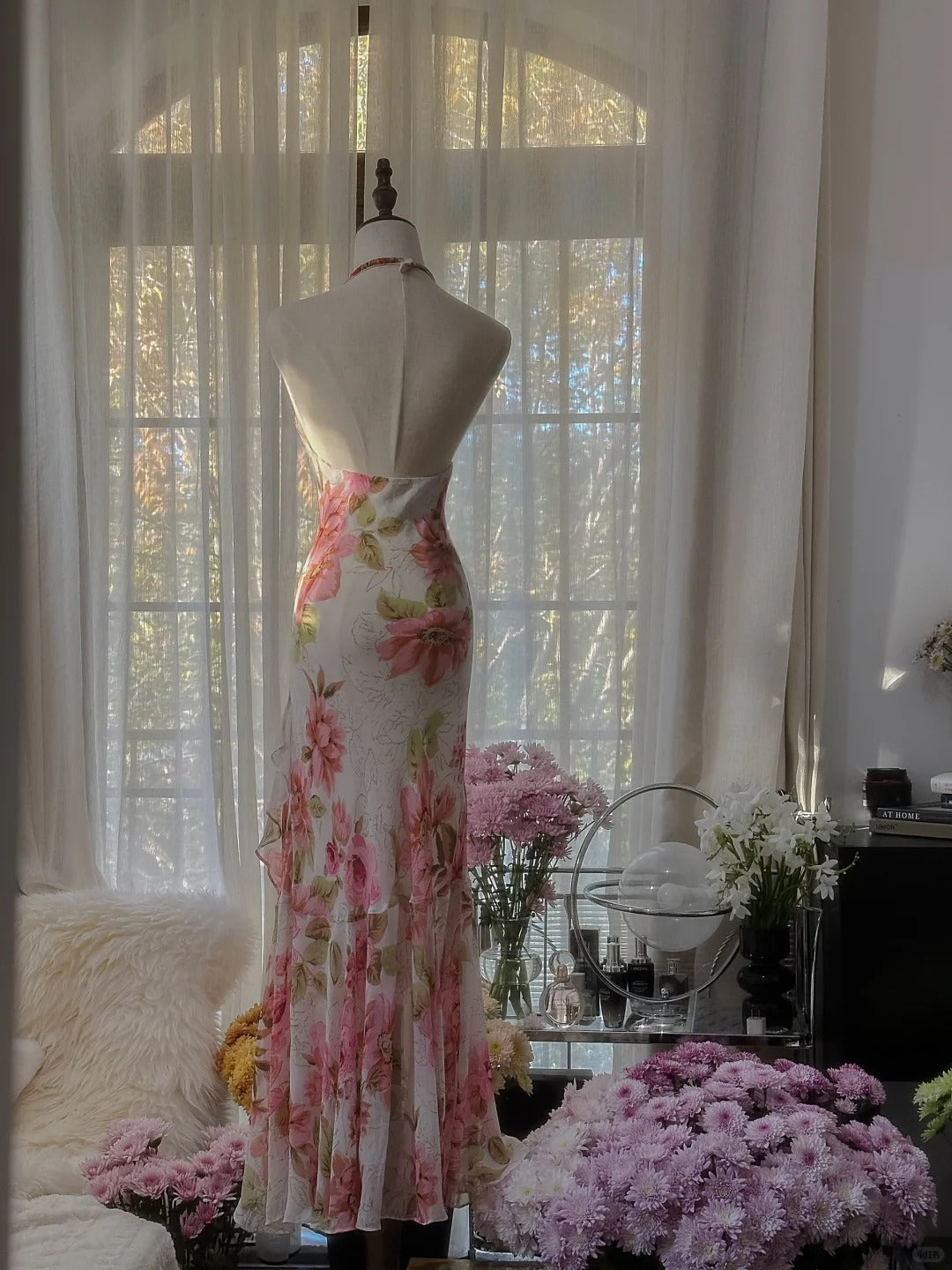 Elegantes bedrucktes Chiffon Neckholder-Etuikleid mit Vintage-Abendkleid RF0891
