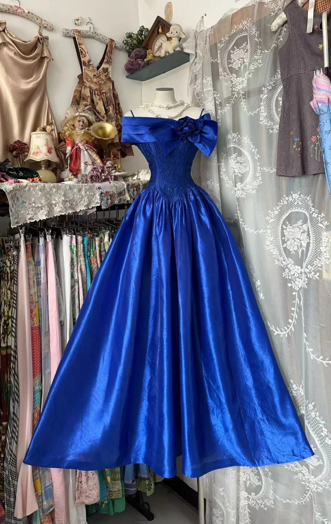 Vintage Ballkleid mit Spaghettiträgern, königsblaues Satin-Abendkleid, langes Ballkleid N1944