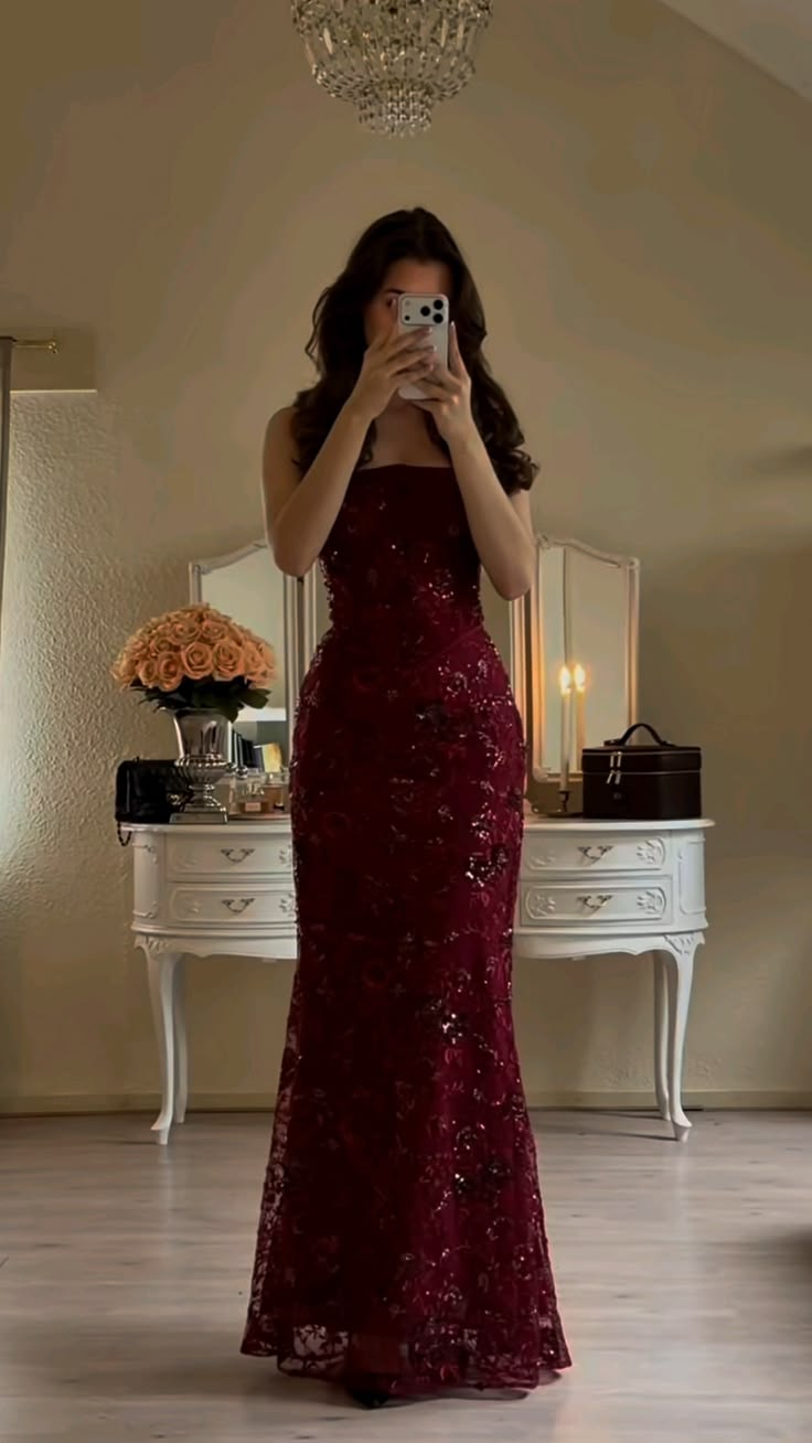 Robe longue moulante rouge à sequins brillants, élégante, sans manches, à lacets et col carré, ornée de fleurs chics (N1792)