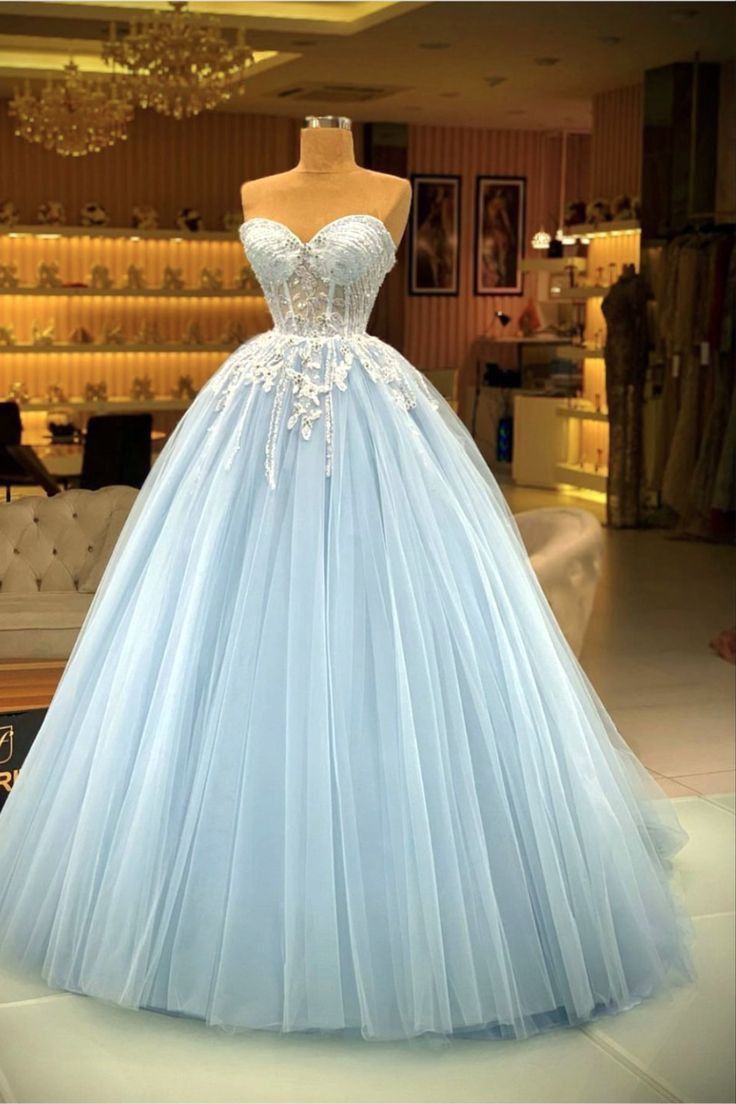 Elegantes Ballkleid mit Herzausschnitt, hellblauer Tüll, langes Abendkleid für den 16. Geburtstag, AB1162