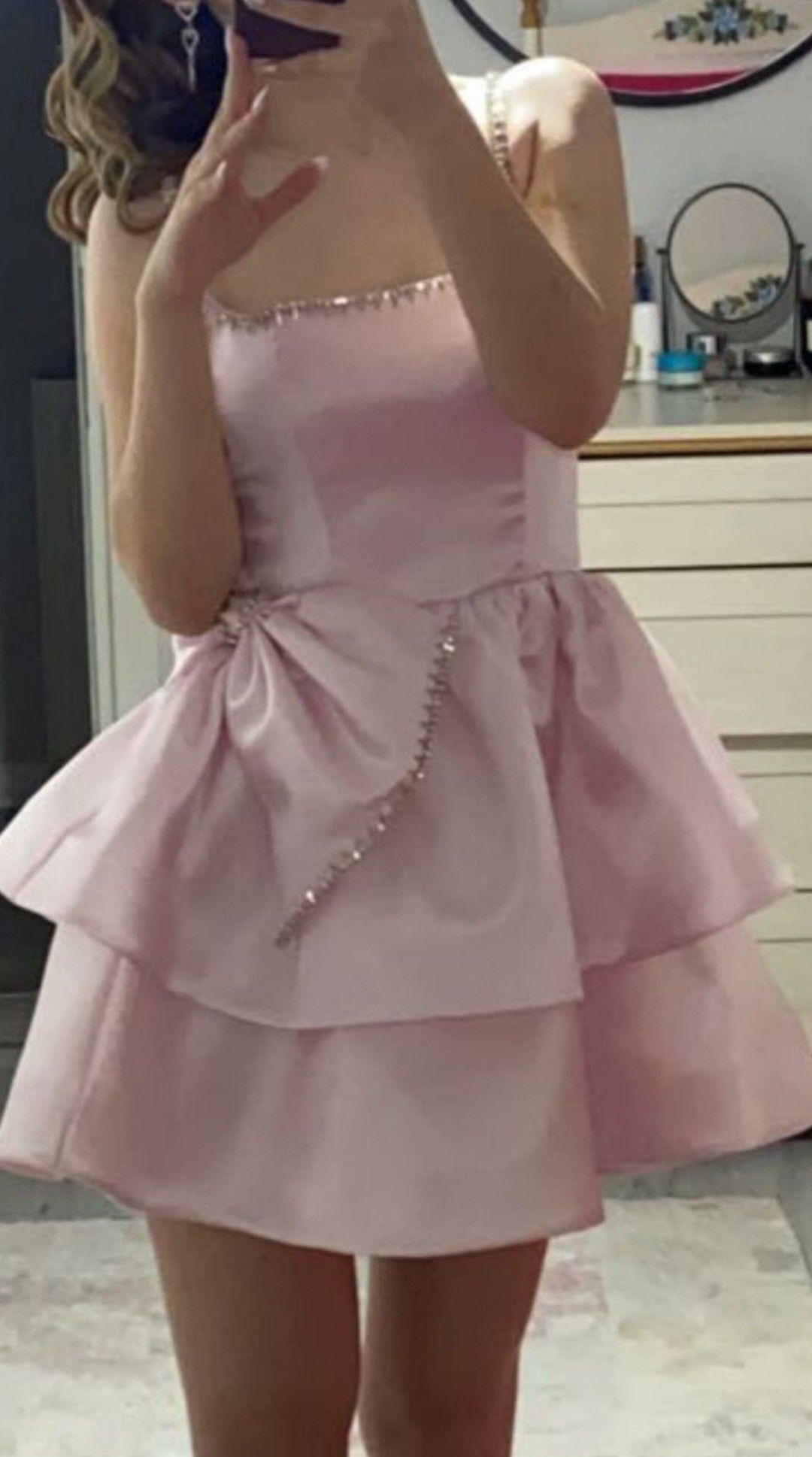 Mignonne Robe de Bal Courte en Satin Rose avec Bretelles Fines, Coupe Évasée (A-line) pour Bal de Promotion Lycée RB4580