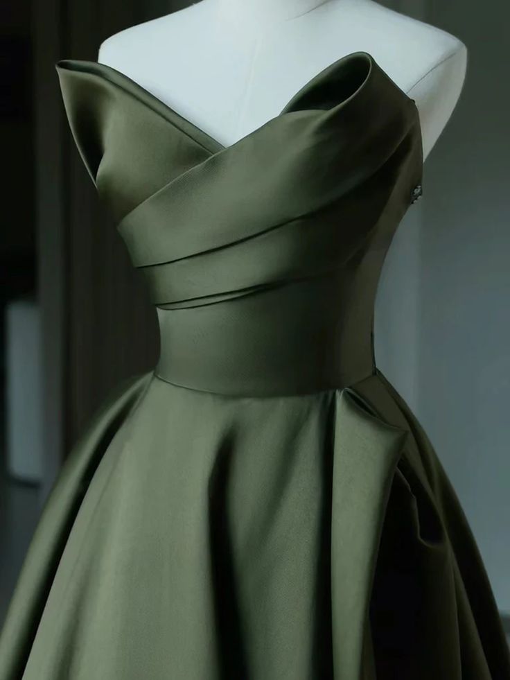 Graceful A line Strapless Green Satin Strapless Pleats Prom Dress Party Gowns AB436