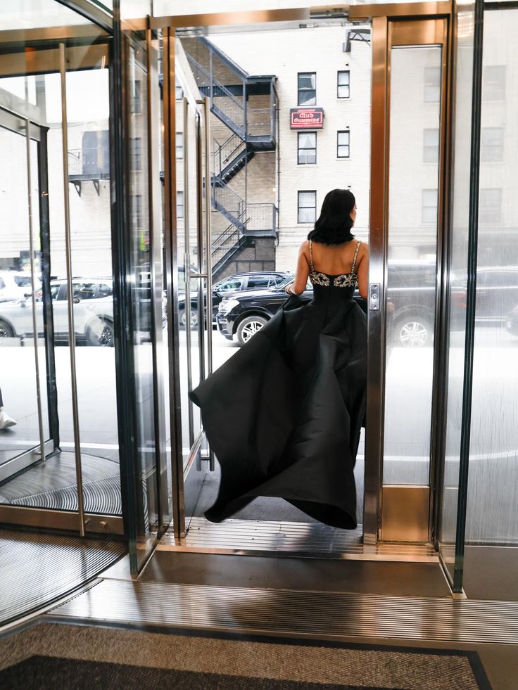 Elegantes A-Linien-Abendkleid mit Spaghettiträgern und Perlenbesatz – Stilvolles Design für Teenager, festliche Anlässe, Partys und Abschlussbälle AB1058
