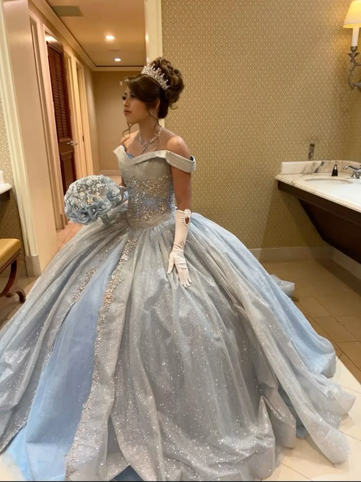 Hellblaues Ballkleid mit schulterfreiem Ausschnitt, Quinceañera-Kleid, luxuriöses Geburtstagskleid, Sweet-15-/Sweet-16-Geburtstagskleid AB1803