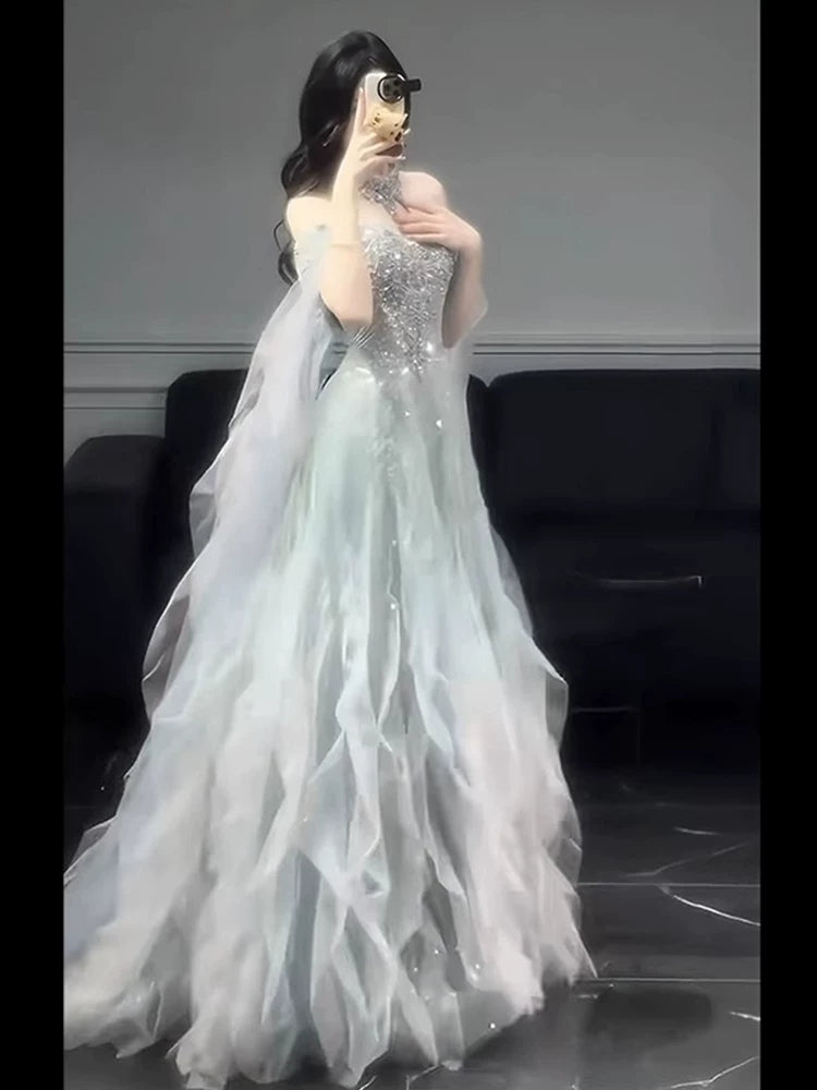 Glitzerndes A-Linien-Kleid mit schulterfreiem Ausschnitt, Perlenärmeln und Stufenrock – Inspiration für lange Abendoutfits, Outfits zum 18. Geburtstag AB2224