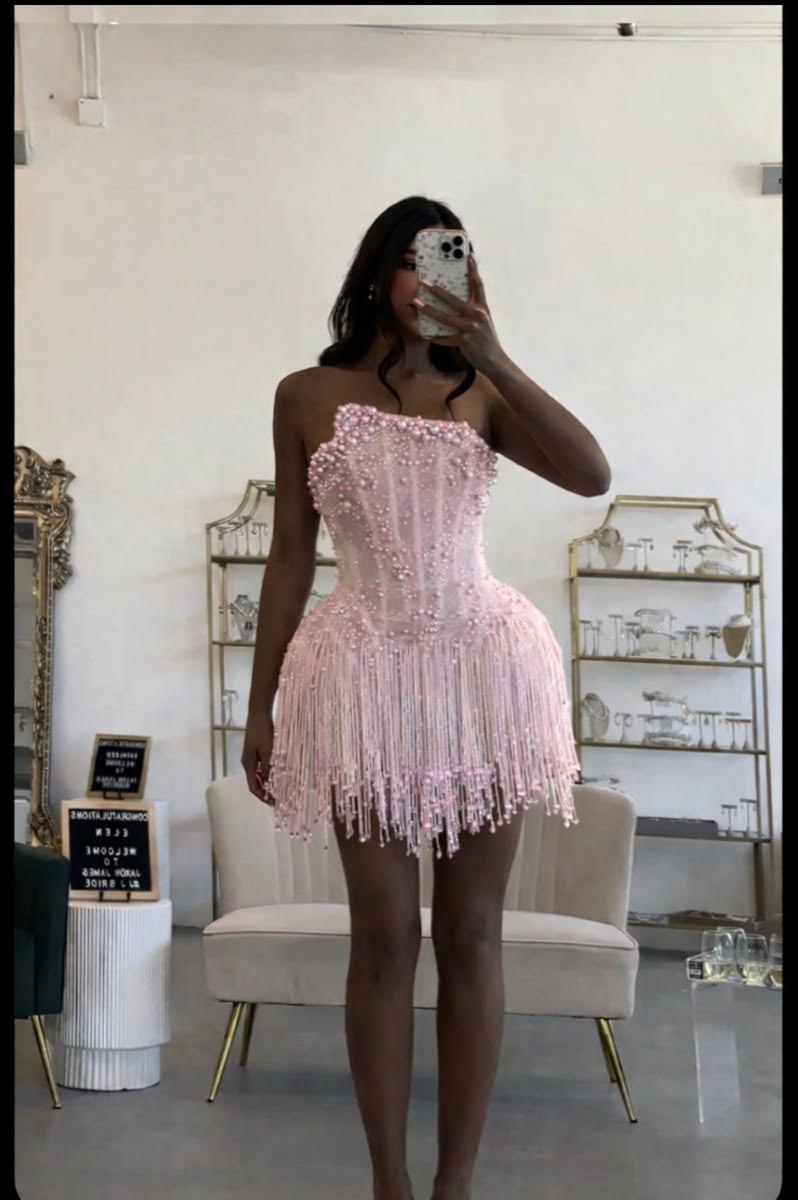Sexy A-Linien-Trägerloses Pink mit Quasten für Barbie Mädchen Partykleid Kurz Mini 18. Geburtstag Kleider Hoco Outfits RB3554