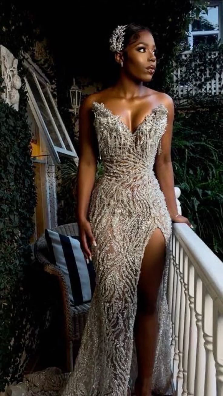 Elegantes, trägerloses Meerjungfrauen-Abendkleid mit Pailletten und Perlen in Champagner – Inspiration für Damen, langes, formelles Ballkleid AB1809