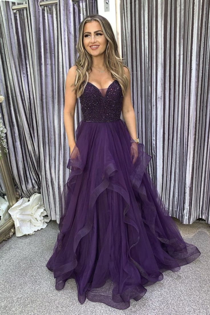 Robe de bal longue en tulle violet, coupe trapèze, ornée de perles, référence AB460