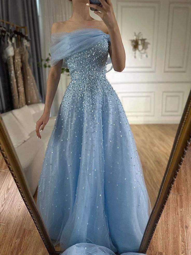 Traumhaftes, schulterfreies, blaues Tüll-Abendkleid in A-Linie – Inspiration für lange, formelle Ballkleider für Damen (AB1800)