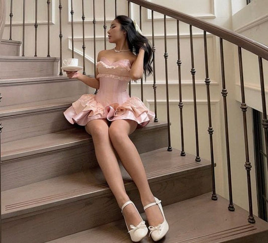 Elegant Ball Gown Strapless Pink Satin Lace Party Dress Short Mini 18th Birthday Dresses Hoco Outfits RB3502