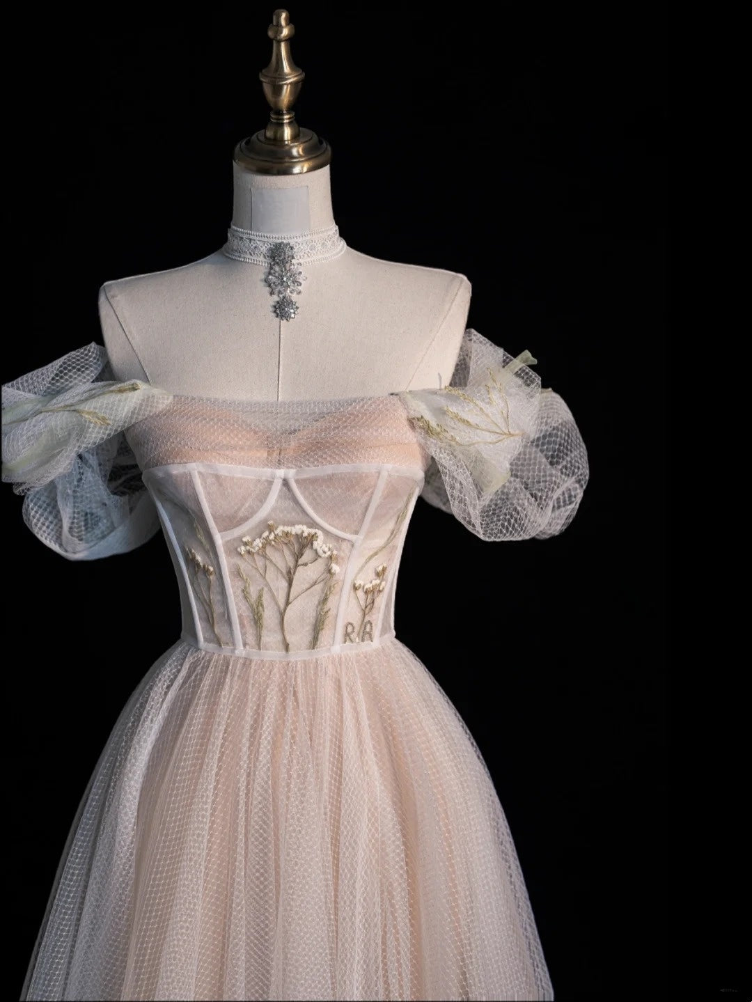 Elegantes, schulterfreies, champagnerfarbenes langes Ballkleid für Teenager-Mädchen, formelles Brautjungfernkleid N1054