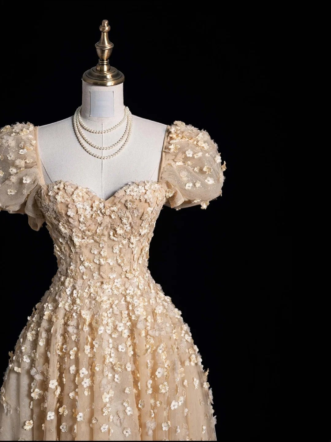 Süßes, langes A-Linien-Abendkleid mit Champagner-Tüllblumen und herzförmigem Ausschnitt, formelles Kleid N559