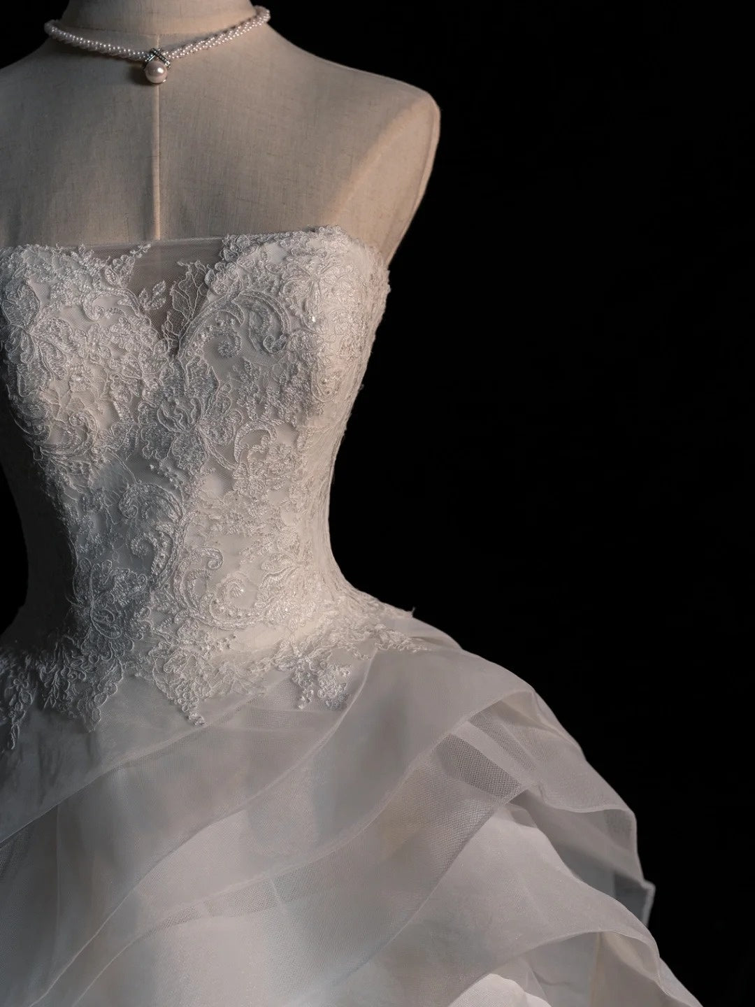 Traumhaftes Ballkleid, herzförmiger Ausschnitt, weißes Tüllkleid mit plissierten Lagen, Vintage-Brautkleid, langes Brautkleid N565