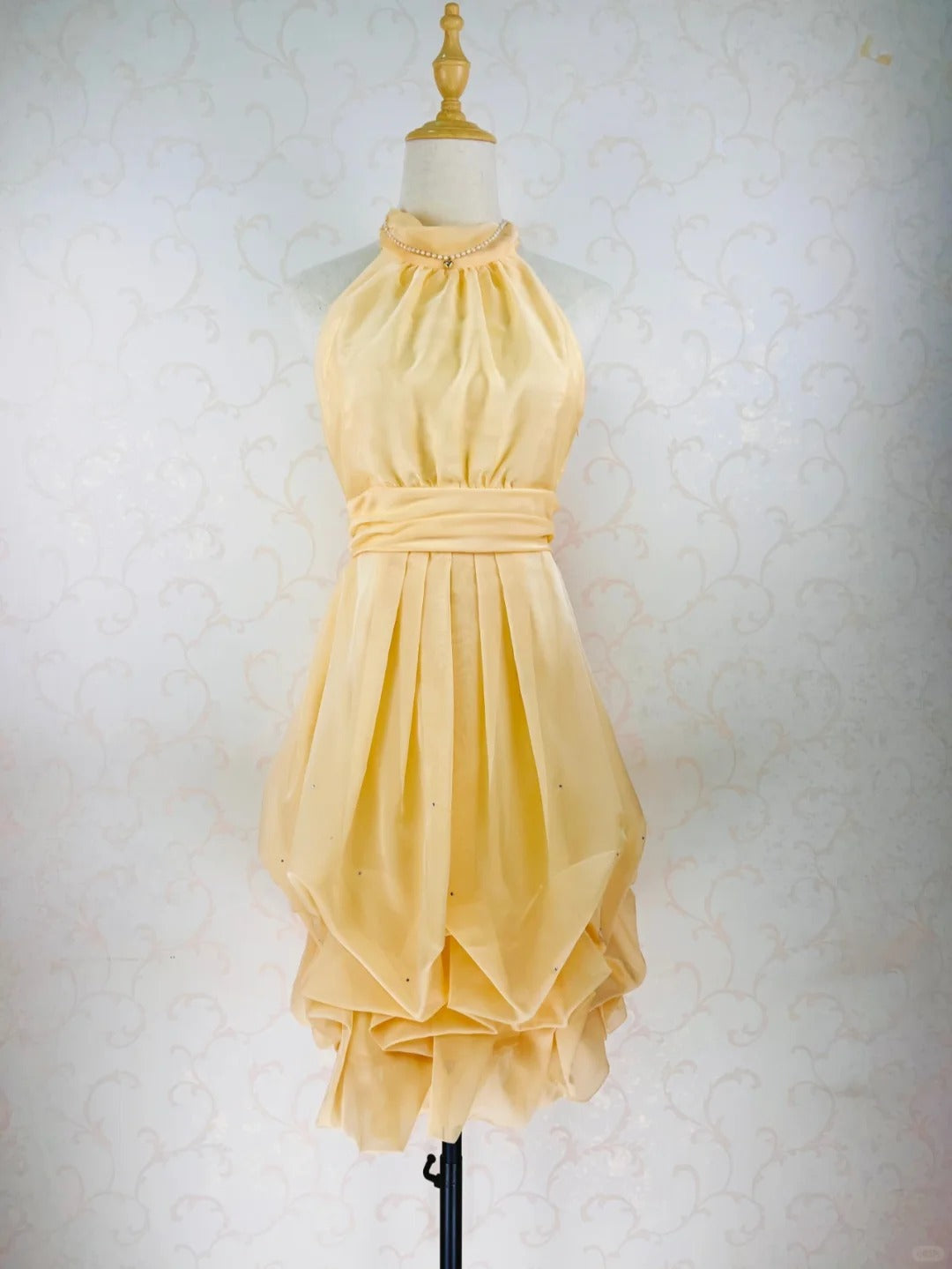 Vintage A line Halter Yellow Chiffon 12th Grad Knee length Aesthetic Look Homecoming Dresses RB4304