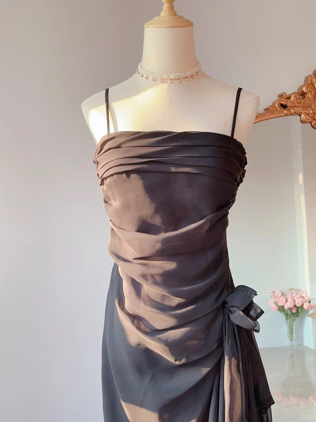 Bescheidenes Meerjungfrauen-Spaghettiträger-Kleines-Schwarzes-Kleid Tee-Länge Frühling Sommer Event Outfits Hochzeitsgastkleider RB3233